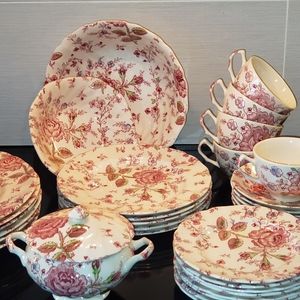 Floral English flatware set